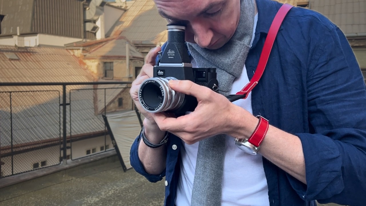 🔴 OBSESSED with this setup! (Converting my Leica M10 into a SLR camera)