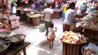 preview picture of video 'ミャンマーのとある市場の風景　Myanmar market'