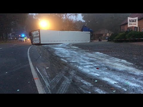LKW in Varrelbusch umgekippt – Straße gesperrt