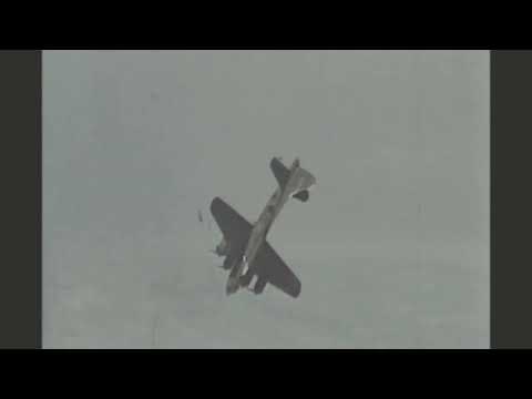 Ambience B-17 with flak, machine gun, radio chatter