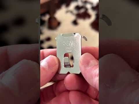Hanging Pictures Made Easy with the 3M Claw #diy #diytools #tools #homedecoration