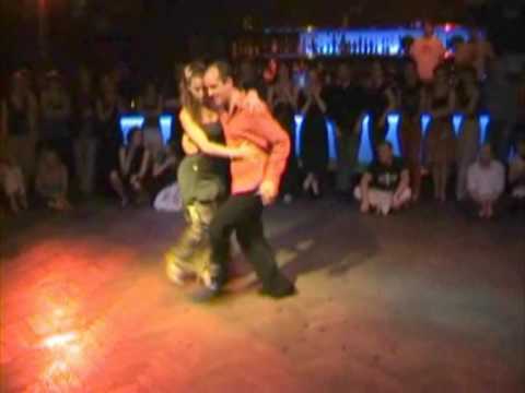  Horacio Godoy  and  Cecilia Garcia  are  dancing  to  the  milonga  "  El Lloron  "