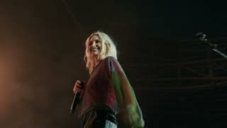 Das Video zu 'TWO FACED' (jetzt ansehen)