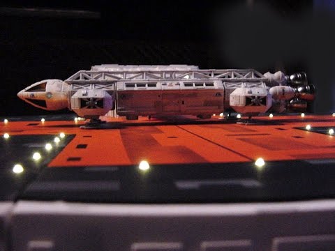 Nave Espacial Aguila de Space 1999 CGI