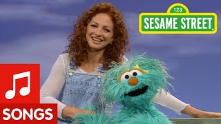 Sesame Street: Gloria & Rosita Sing A Song