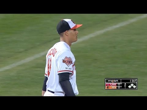 Machado makes an amazing play to nab Pujols