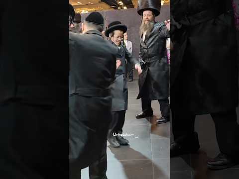 Hasidic Jews LOVE to dance #israel