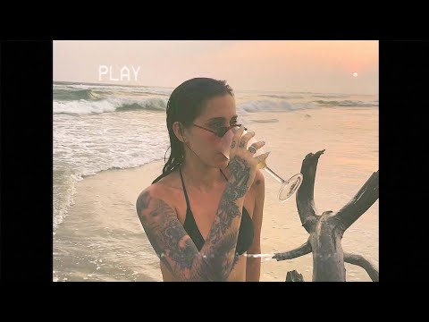 LA GURU - Ya Es Tarde (Official Video)