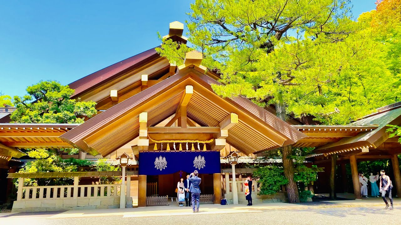 Embark on an immersive walking tour through Atsuta Jingu Shrine.