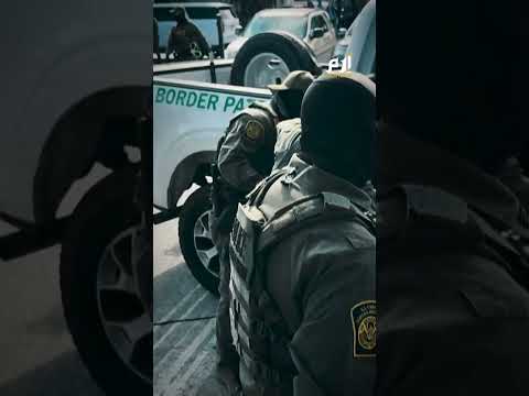 من الهدايا إلى الأصفاد.. هل شارك "بابا نويل" في معركة ترامب ضد الهجرة؟ 