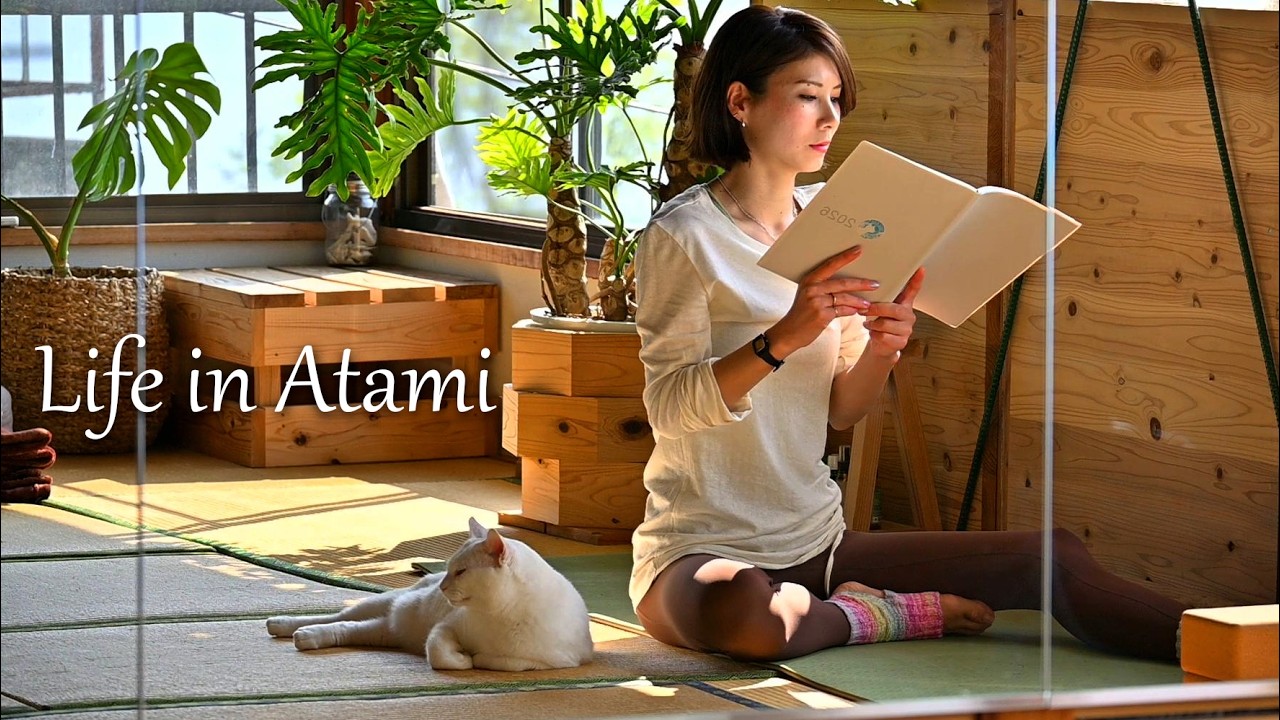 #145 南熱海のやわらかな朝、春霞と波とネコと