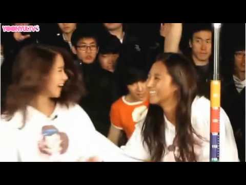 YoonYul 윤율 Fancam Moment #43 - Yoona and Yuri impress each other [100413]