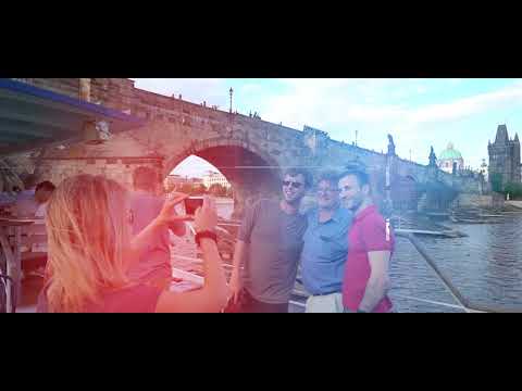 Paseo en barco por el río Moldava