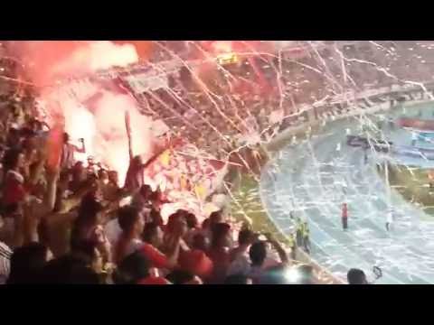 "Salida de los equipos: Junior vs Medellin Final liga águila 2016-1 (Barranquilla)" Barra: Frente Rojiblanco Sur • Club: Junior de Barranquilla • País: Colombia