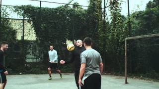 Balkan Mix: Beherrsche den Bolzplatz