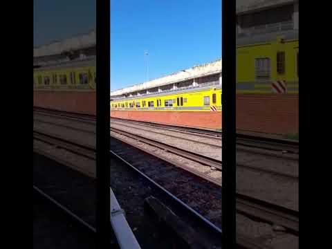 PASANDO JUNTO AL TALLER RUBEN DARIO  #train #Metrovias #Urquiza #Toshibas   # Coches Toshibas