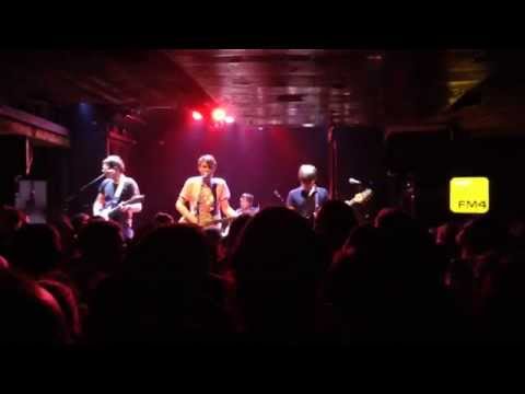Tocotronic - "Kapitulation" LIVE (FM4 Überraschungskonzert, Wien)