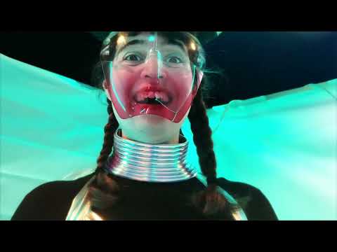 Astéréotypie - Aucun mec ne ressemble à Brad Pitt dans la Drôme (Official Video) © Astéréotypie