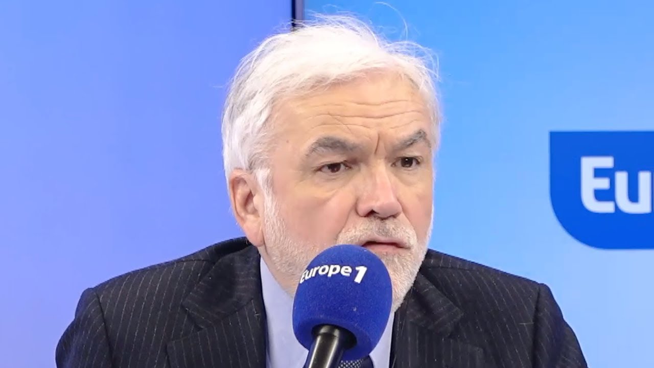 "On est insulté de mangeur de cochon, de sale raciste" : un président de club de foot à Pascal Praud