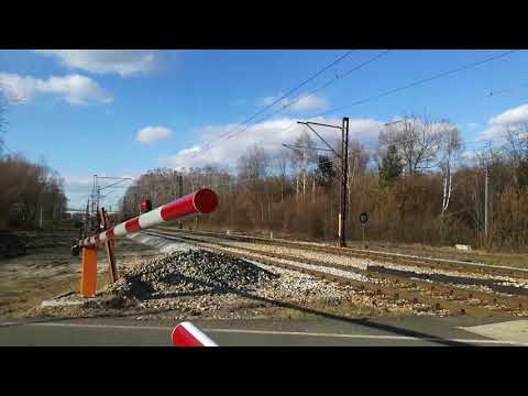 2 pociągi na stacji Mysłowice Brzęczkowice.