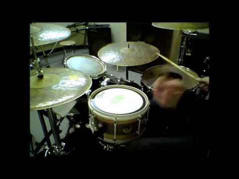 Drum Lesson 352 : Gospel Style 32nd Note Linear Lick 6-6-6-6-8 Simple Sticking Crazy Fill