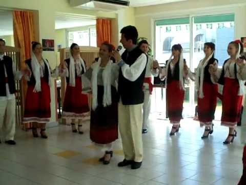 Floricica din Posesti, Prahova - solist Danut Sacuiu- spectacol pentru casa de batrani din Villedieu