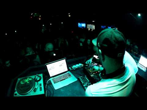 SQUEAK! Warming up for KINK !