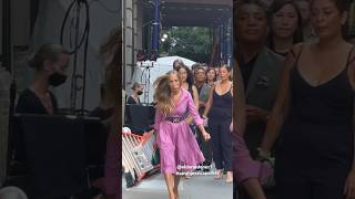 Download lagu Sarah Jessica Parker filming And Just Like that in New York! Can’t wait to get them again #sjp #nyc mp3