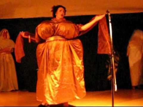 Stonehenge pt 10/10 - En Operasångerska tjusar Gudarna. Stonehenge faller.