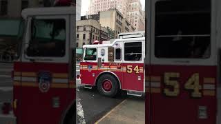 Carro bombero NY saliendo