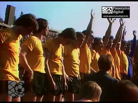 Dynamo Dresden mit Hans-Jürgen Dörner als Kapitän gewinnt 1977 zum 3. Mal den FDGB-Pokal