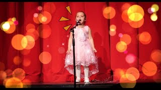 Sophie Opens a Fashion Show with a Sinatra song (Vlog)