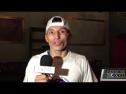 René Alvarado sigue superando pruebas de la mano de Golden Boy