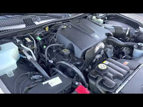 2003 Lincoln Town Car Signature Engine
