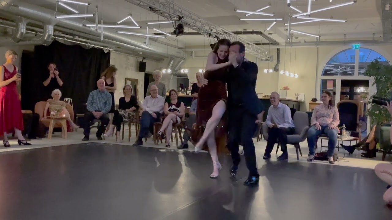 Video thumbnail for Braulio Martos & Maude Andrey - Mozo Guapo - Ricardo Tanturi