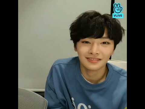 Now tell me i.n isn't gay for seungmin 🤨 #seungin #seungmin #jeongin #straykids