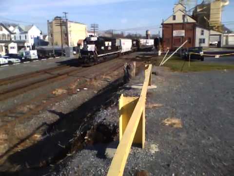 NS 3338 & 3383 coming back east with one car