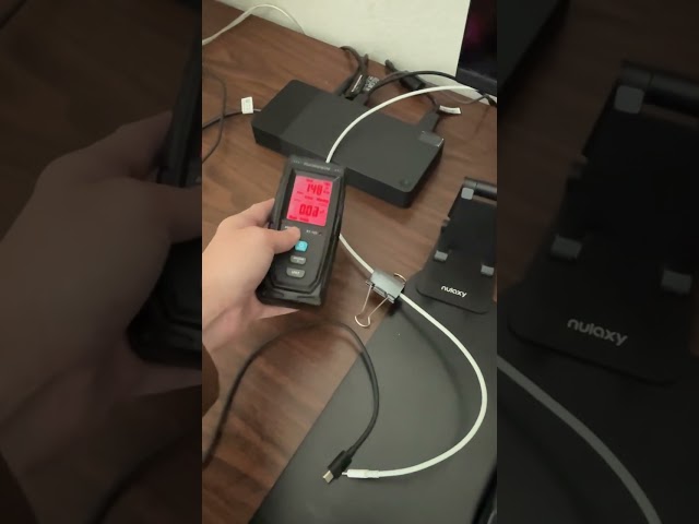 Vídeo relacionado con ERICKHILL EMF Medidor ER02, EF/MF/RF Testing Medidor Electromagnetico Recargable Electromagnetic Field Detector Hand-held LCD EMF Detector, para el hogar, el dormitorio, la oficina, al aire libre