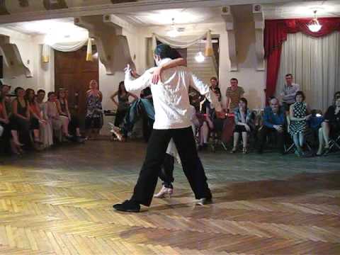 Horacio Godoy  and  Cecilia Garcia  are  dancing  to  the  milonga  "  El Lloron  "