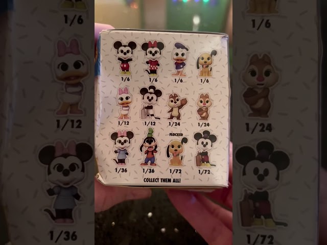Vídeo relacionado con Funko Pop! Disney: Mystery Mini IRL - Donald Duck - Disney Standard Characters - Figura de Vinilo Coleccionable - Idea de Regalo- Mercancia Oficial - Juguetes para Niños y Adultos - Movies Fans