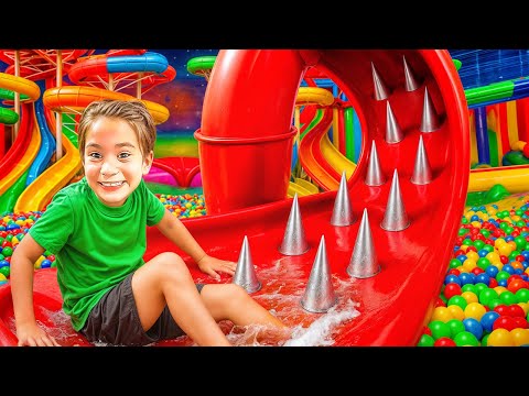 KLEINER JUNGE Besucht  VERBOTENES Spieleparadies!😱