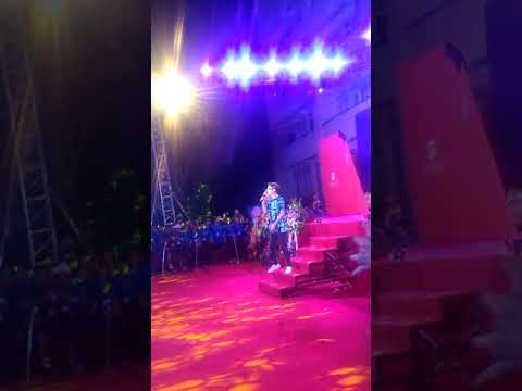 Chia Tay - Bùi Anh Tuấn live cực hay tại trường đại học Đại Nam 14-11-2017 ( bản quay thiếu )