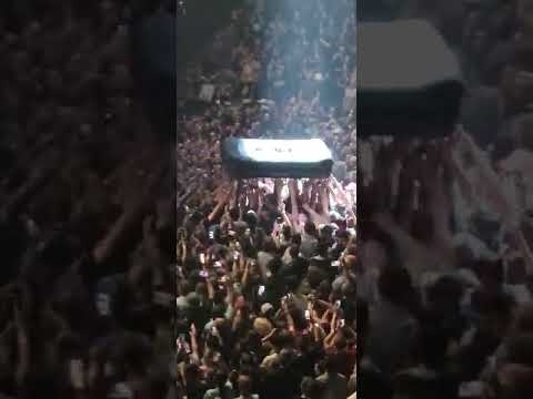 Tyler's ukulele.....  Twenty One pilots, minnesota, Xcel energy center August 18th 2022 Thursday