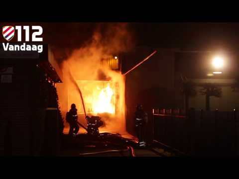 Autobedrijven getroffen door grote uitslaande brand in Den Bosch