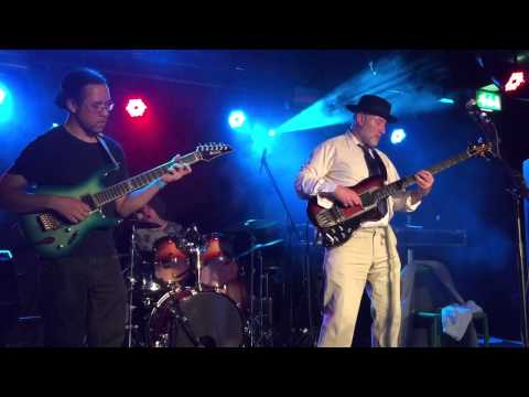Jah Wobble's Invaders of the Heart-Poptones-Live in Manchester