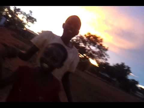 Na mimi apa... Baba Dario!