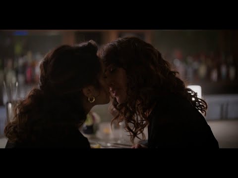 Bette & Gigi - first kiss scene (The L Word: Generation Q)
