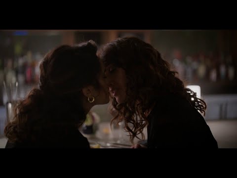 Bette & Gigi - first kiss scene (The L Word: Generation Q)