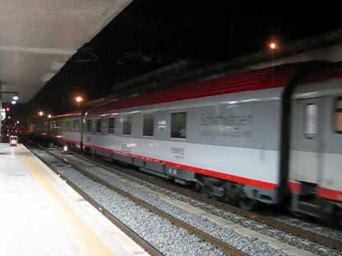 Carrozza OBB MUn nuova livrea "Newrest" con EN 234 Roma Tni - Wien - Munchen