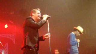 Keane - Looking Back (live, acoustic, ft. K&#39;naan) - Brixton, 12 May 2010